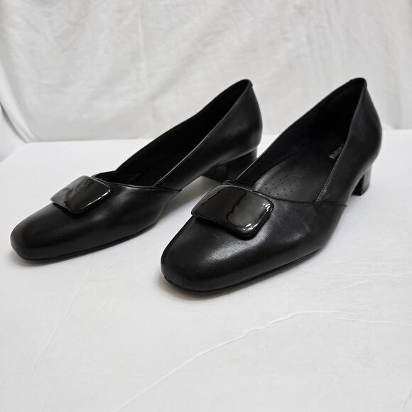 NWOB Trotters Delse Black Leather Low Block Heel Pumps, Size 11 Comfort Shoe - Picture 5 of 11